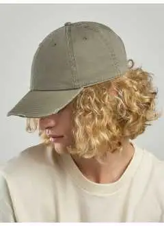 100% cotone twill organico e riciclato. Cappellino a 6 pannelli in cotone organico e riciclato, mid visor, occhielli ricamati, chiusura con fibbia e foro in metallo, 8 cuciture su visiera, etichetta removibile, taglia unica.