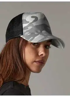 Panneau frontal et visière 100% coton motif camouflage, panneaux arrière mesh 100% polyester. Casquette 5 panneaux. Fermeture réglable snapback.
