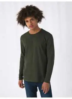 100% coton pré-rétréci. T-shirt à manches longues de construction tubulaire, fine côte au col, étiquette satinée, surface très lisse pour des résultats d'impression nets et éclatants. Col. SG620: 85% cot. 15% vis.