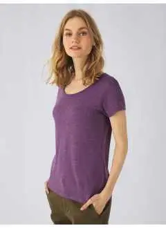 50% polyester, 25% coton, 25% viscose. T-shirt féminin col rond en jersey Triblend,  coutures latérales cintrées, ample encolure à bord fin en jersey et bande de propreté d'épaule à épaule.