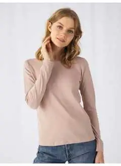 100% algodón prelavado, hilo de malla continua. Camiseta manga larga para mujer, costilla de cuello fino, etiqueta satinada, costuras laterales para un ajuste femenino, superficie muy lisa para resultados de impresión brillantes y nítidos. Col. SG620: 85% alg. 15% vis.