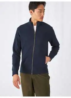 80% algodón peinado, 20% poliéster. Tejido PST: interior de poliéster, exterior 100% algodón. Sudadera con bolsillos, interior cardado, bolsillo canguro.