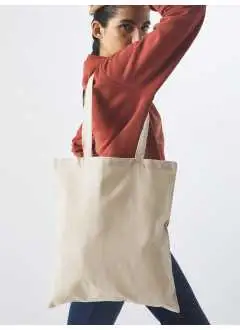 100% cotone organico. Shopper ecosostenibile con manico lungo 67 cm. Prodotto stirato per una migliore stampabilità. Dimensione: 38 X 42 cm. Area stampabile: 26 X 30 cm. Etichetta strappabile.