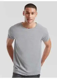 100% coton peigné. T-shirt doux au toucher, coupe slim, structure avec buste tubulaire, tour de cou côtelé 1x1, étiquette détachable. Couleur 94: 97% coton 3% polyester.  Couleurs HD, R6, RX, VF, VH, HP, H1: 52% coton 48% polyester. Couleur 30: 145 g/m2.