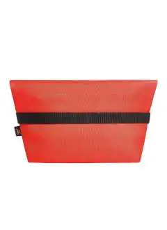 100% poliestere 600d. Versatile borsa frigo, ampio scomparto principale imbottito con chiusura lampo, chiusura a fibbia per diverse varianti di trasporto. Area stampabile sul fronte W 17 x H 8 cm. . Dimensioni: 21/28 x 27 x 10 cm.