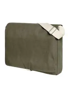 100% cotone. Borsa a tracolla con chiusura a clip, ampio scomparto principale, ideale anche per documenti A4, due tasche a inserto piatte sul lato anteriore, passante di fissaggio sul retro per l'asta del trolley, spallaccio in cotone regolabile in lunghezza. Dimensioni: 37x31x7 cm, area di stampa sul davanti: 26 x 20 cm.