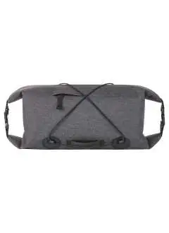 100% Poliéster 600d. Bolsa para manivela, compartimiento principal con  cierre enrollable bilateral, lado anterior con cordón de cierre elástico, bolsillo en la parte delantera con cremallera. Costuras soldadas para una protección contra lluvia y humedad, dispositivo para la fijación de un reflector o faro. Sistema de correa para la fijación a la manivela.