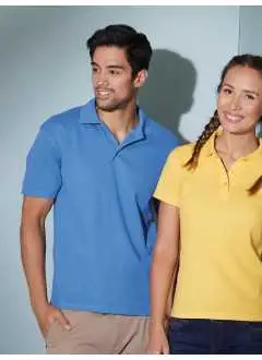 55% coton, 45% polyester. Polo respirant manches courtes CoolDry, Tissu extérieur (180 g/m²). Jersey double structure effet maille piquée, Intérieur en polyester, extérieur en coton, Respirant et séchage rapide, porté confortable, Col tricoté, fentes latérales, bande de propreté, Patte 3 boutons ton sur ton, Double couture au col, aux manches et aux épaules