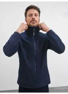 100% polyester. Veste polaire lourd zippé, Tissu extérieur (300 g/m²). Entretien facile et traitement anti-boulochage, Col montant, double couture aux épaules et aux manches, Cordon de serrage avec stoppeurs, bords côtes manches élastiques, 2 poches latérales zippées.