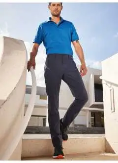 85% polyamide, 15% élasthanne. Pantalon extensible dans les deux sens au look sportif, tissu léger, robuste et extensible dans les deux sens, déperlant et anti-salissant grâce au BIONIC-FINISH®ECO, séchage rapide, taille semi-élastique avec passants de ceinture, 2 poches latérales, 1 poche arrière, toutes les poches sont zippées.