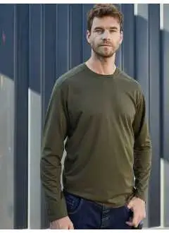 50% coton 50% polyester, 180 g/m2. T-shirt manches longues, tissu mélangé coton/polyester easy-care. Col avec élasthanne, empiècement aux épaules et à l'arrière, bande de propreté au col. Lavable à 60°C. UV Protection UPF 50+
