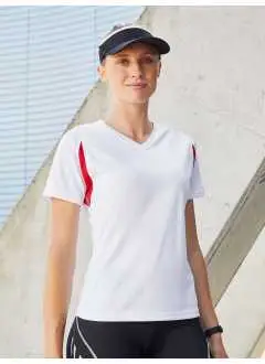 100% polyester. Tee-shirt respirant manches courtes, tissu extérieur (140 g/m²). Tissu respirant et à séchage rapide, régulation de la transpiration, empiècements filet contrastés. Impression réfléchissante sur le dos pour la sécurité du coureur, coupe ajustée, col V.