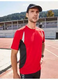 100% polyester. T-shirt de running à manches courtes Raglan, respirant, régule l'humidité, sèche rapidement, inserts de couleur contrastante, passepoil et transfert réfléchissant, structure avec coutures latérales.