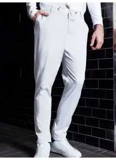 59% algodón, 39% poliéster, 2% elastán. Pantalones  de trabajo informales para hombre, en tejido elástico ligero, corte ajustado y cintura con cordón, dobladillos estrechos, 2 bolsillos laterales y 2 traseros con botones, trabillas.
