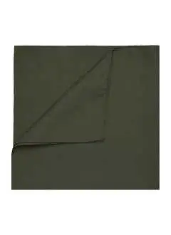 97% poliestere, 3% cotone. Accessorio multifunzionale. Misura: circa 50 x 50 cm.
