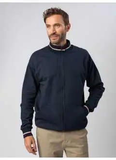 100% cotone. Felpa con maniche set-in, colletto e polsini con dettagli in contrasto. Tasca a marsupio, felpata internamente, struttura con cuciture laterali.