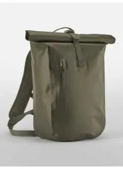 100% poliestere riciclato. Zaino con chiusura roll-top, tessuto impermeabile, scomparto principale impermeabile, tasca frontale con zip. Dimensioni: 28x12x42cm, Capacità: 14 litri. Etichetta strappabile.