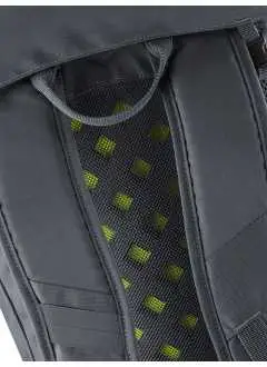 100% poliestere 210D. Zaino ultraleggero con attacco per bastoni da trekking, tessuto resistente all'acqua, copertura impermeabile rimovibile, inserti riflettenti, tasca interna, tasche laterali in rete elastica, pannello posteriore ventilato a basso profilo. Etichetta strappabile. Dimensioni: 30x62x22 cm, capacità: 35 litri, area di stampa massima: 15x10 cm.