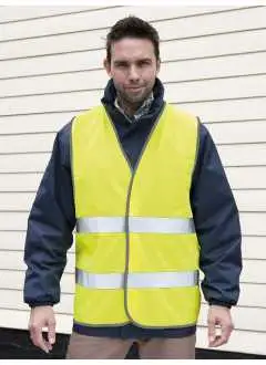 100% polyester. Coupe ample. Bords de vêtementent en polyester gris. Bandes réfléchissantes de 50mm de large. Adapté à la presse à transfert, l''impression directe ou la broderie.