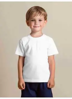 100% ACTIVE-DRY° poliéster, interlock. Camiseta deportiva para niños, material suave y ligeramente brillante, cuello estrecho del mismo tejido, cinta del cuello, costuras laterales, etiqueta de cuidado removible «tear away» en la costura lateral, etiqueta de talla premium cosida en el cuello, lavado a 40°C.