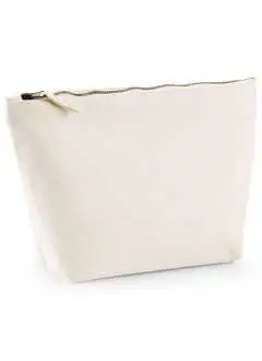 100% toile coton brossé. Pochette polyvalente en coton brossé épais, fermeture à glissière de la même couleur. Étiquette amovible. Dimensions : S : 13.5x12x6cm : S : 13.5x12x6cm, cap. 1lt. - M : 19x18x9cm, cap. 3lt. - L : 23x22.5x11cm, cap. 5lt.