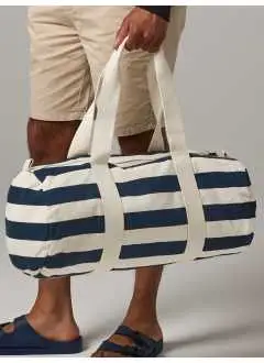 100% Cotone Canvas pettinato. Borsa con motivo stampato a strisce, chiusura con zip, manici a tracolla. Etichetta removibile.  Dimensioni 50x25x25 cm. Capacità 20 litri. Area di stampa: parte anteriore 13x12  cm, estremità 15x15 cm.